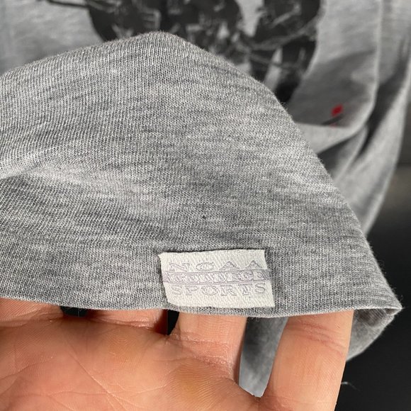 Vintage Wisconsin hockey graphic tee - Picture 3 of 6